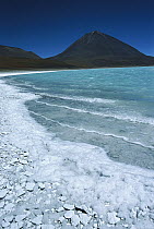 Arsenic-laden Laguna Verde at 4,400 meters elevation with 5,868 meter Licancabur Volcano in background, Eduardo Avaroa Faunistic Reserve, altiplano, Bolivia