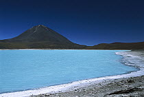 Arsenic-laden Laguna Verde at 4,400 meters elevation with 5,868 meter Licancabur Volcano in background, Eduardo Avaroa Faunistic Reserve, altiplano, Bolivia
