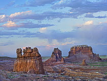 Eroded buttes in desert, Bryce Canyon National Park, Utah