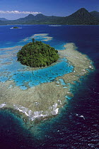 Coral reefs and islands, Kimbe Bay, West New Britain Island, Papua New Guinea