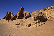 Ruins of monumental public buildings called Pueblo Bonito, ancestral Puebloan culture, AD 850-1250 Chaco Canyon, Chaco Culture National Historical Park, New Mexico