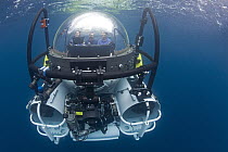 Research submersible submerging to explore hot vents, Danzante Island, Baja California, Mexico