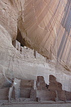 Pueblo or Anasazi Indian cliff dwellings built around 1060 AD, White House Ruins, Canyon De Chelly National Monument, Arizona