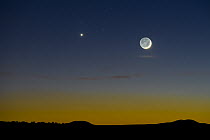 Venus and moon at sunset, Arizona