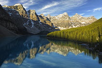 Glacial lake and mountains, Moraine Lake, Banff National Park, Alberta, Canada