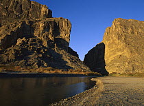 River flowing through desert cliffs, Sierra del Carmen region, Coahuila, Mexico
