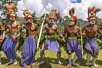 Itokon tribe men performing, Enga Show, Wabag, Western Highlands, Papua New Guinea