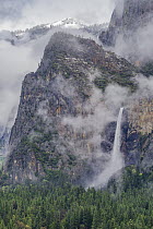 Bridal Veil Falls, Yosemite Valley, Yosemite National Park, California