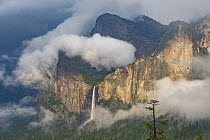 Bridal Veil Falls, Yosemite National Park, California