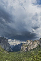 El Capitan, Bridal Veil Falls, Yosemite Valley, Yosemite National Park, California