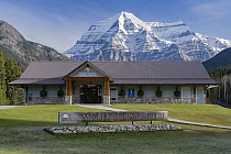 Visitor center, Mount Robson, Mount Robson Provincial Park, British Columbia, Canada