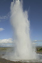Geyser erupting 20 meters high every 8 minutes, central Iceland
