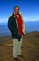 Presenter Julian Pettifer on Mauna Kea, presenting BBC programme 'Global Sunrise', 1996
