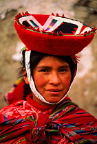 Local Indian woman in traditional dress, Urubamba Valley, Peru.
