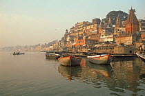 Varanasi / Benares, Hindu Sacred City, with holy ghats, on the river Ganges, Uttar Pradesh, India