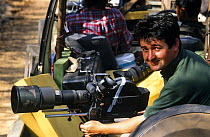 Camerman Colin Stafford-Johnson on location in Rathambhore NP, Rajasthan, India, filming tigers for BBC series, 2001/2003