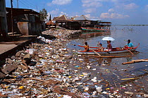 Pollution of coastal communities. Philippines.