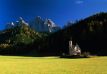 St. Johan Church, Trentino - Alto Adige Geisler Gruppe / Geislerspitzen, Dolomites, Italy