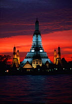 Wat Arun, Temple of Dawn, across the river Chao Phraya, Bangkok, Thailand, South East Africa