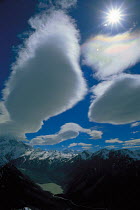Y-6701 Clouds and sun over Mount Cook, South Island, New Zealand.
