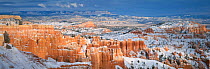 Panoramic view of hoodoos in Bryce Amphitheatre in winter, Bryce Canyon NP, Utah, USA