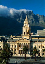Town Hall (1905) with Table Mountain in the background, Cape Town, South Africa