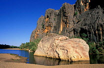 Windjana Gorge, Napier range of Kimberley, Western Australia, Leonard River cuts through