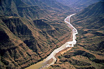 Blue Nile river in dry season, Ethiopia, 2003, Shifartak bridge