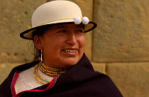 Ca-ari indian woman at Ingapirca inca ruins, Ca-ar, Andes, Ecuador 2004