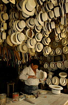 Alberto Pulla, Panama hat maker, Cuenca, Andes, Ecuador Hats made from Toquilla straw