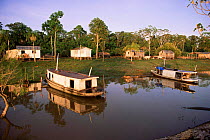 Communities living beside River Solimoes, Mamiraua Ecol. Stn, Amazonas, Brazil