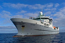 Research vessel, GO Sars at sea, 2004