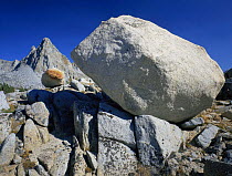 Isosceles Peak and granite boulder, Dusy Basin, Sequoia / Kings Canyon National Park, California, USA