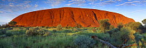 Uluru (Ayer's Rock) at sunrise, Northern Territories, Australia