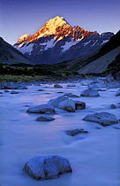 Mount Cook from the Hooker Valley, Aoraki National Park, South Island, New Zealand