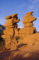 Siamese Twins Rock formation and Pikes Peak, Garden of The Gods National Landmark, Colorado Springs, Colorado, USA, February 2006