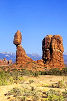 Balanced Rock, Arches NP, Utah, USA