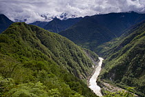 Yarlung gorge, Tibet, May 07. 'Wild China' series