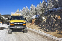 Snow Coach and Snowmobile Tour, Yellowstone NP, Wyoming, USA
