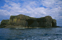 Fingals cave showing basalt columns, Isle of Staffa, Inner Hebrides, Scotland, UK