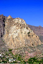 The Risco Blanco igneous intrusion on the northern escarpment of the Tirajana caldera, composed of highly evolved alkaline hauyne-phonolite rock, Gran Canaria, Canary Islands.  3.9 million years old,...