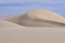 White sand dune in Mungo National Park, New South Wales, Australia