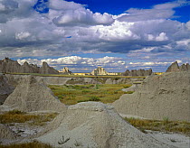 Spires of rock and mudstone along the Castle Trail in the North Unit of Badlands National Park, South Dakota, USA.