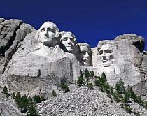 Sculptures of Presidents George Washington, Thomas Jefferson, Theodore Roosevelt and Abraham Lincoln at Mount Rushmore National Memorial, South Dakota, USA