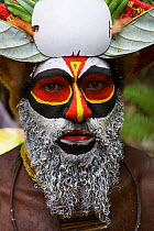 Villager in traditional costume at Payakona Village singsing ceremony. Mount Hagen vicinity in the Western Highlands Province, Papua New Guinea. September 2004