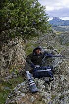 Photographer Ingo Arndt on location for Wild Wonders of Europe, Gennargentu National Park, Sardinia, Italy, November 2008