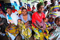 Displaced mothers and babies waiting for health care at the dispensary of the refugee camp Mugunga 1, west of Goma, North Kivu, Democratic Republic of Congo, Africa, March 2009