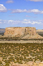 Enchanted Mesa, sandstone butte that was home to the native american Acoma tribe people, Acoma Pueblo, New Mexico, USA, February 2009
