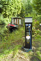 Mooring power point on the Oxford Canal at Oxford, UK. August 2009.