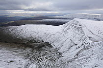 Panoramic view towards Cribyn from Pen-y-fan with early snow, Brecon Beacons National Park, Powys, Wales, October 2008